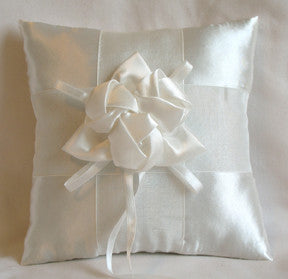 (W) Wedding P - Three Roses Ring Bearer Pillow - Ivory - RPI97805-T